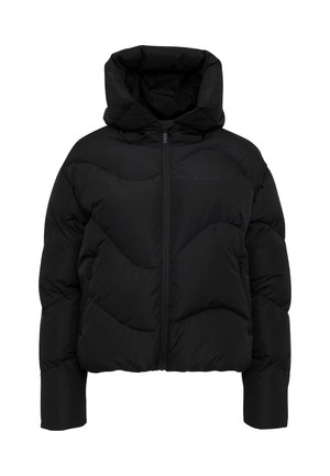 Schwarze gefütterte Jacke mit Kapuze, die ein gestepptes Design, einen Frontreißverschluss und Seitentaschen aufweist. Weiche, glatte Textur mit einer modernen Silhouette.