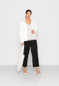 Rosemunde STRAP - Top - ivory abstract dot print