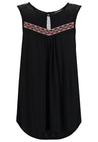 Blouse noire sans manches avec empiècement en dentelle et bordure géométrique rouge brodée sur la poitrine, avec une ouverture en forme de goutte d'eau au niveau du col.