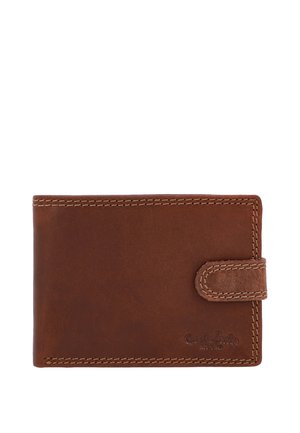 Bruine leren portemonnee met gestikte randen en een drukknoopsluiting, met een subtiel merklogo geperst in de rechterbenedenhoek.