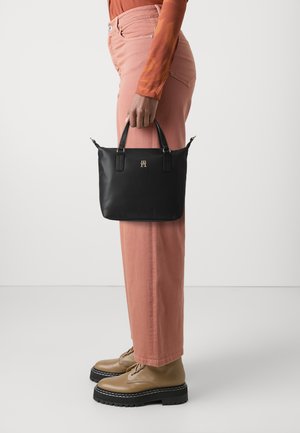 Tommy Hilfiger POPPY REFORM SMALL TOTE - Rankinė - black