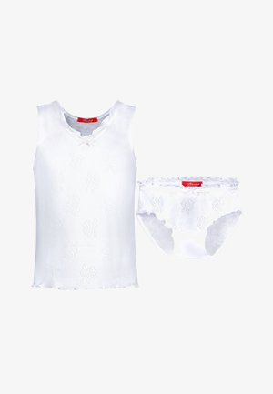 Weißes Baumwoll-Tanktop und Unterwäscheset mit floralem Muster, gewellten Kanten und rotem Markenetikett. Weicher, leichter Stoff.