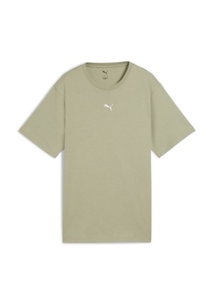 Kurzarm-T-Shirt aus leicht olivgrünem Baumwollstoff, mit einem weißen Puma-Logo auf der Brust und einem klassischen Rundhalsausschnitt.