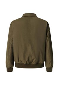 Chaqueta bomber verde oliva con corte recto, puños y dobladillo acanalados, tejido suave y cuello clásico, que exhibe un diseño minimalista.
