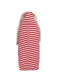 Bolsa de tela a rayas rojas y blancas con una parte superior puntiaguda, que cuenta con un asa de cuerda gruesa y texturizada. Diseño simple y estructurado, material de tela.