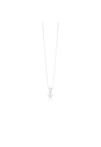 Collar de cadena de plata con un único colgante de perla blanca, superficie lisa y un cierre de metal pulido. Diseño minimalista con detalles delicados.