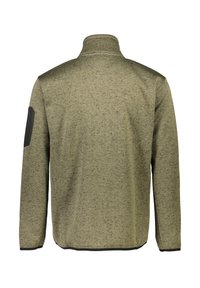 Groene gestructureerde jas met een opstaande kraag, lange mouwen en een zwarte stoffen accent op de linkerschouder. Eenvoudig ontwerp en nauwsluitende pasvorm.