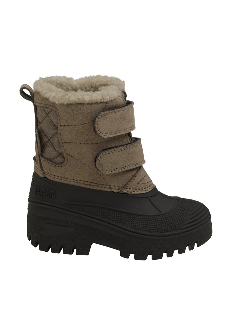 Bruine waterdichte winterlaars met klittenbandsluitingen, synthetisch bovenwerk, nepbontvoering en een getextureerde rubberen zool voor grip.