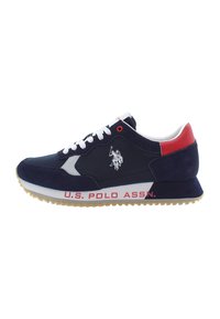 Sneakers blu navy con tomaia in suede e mesh, lacci bianchi, dettagli rossi e logo "U.S. POLO ASSN." sul lato e sul tallone. Suola in gomma.