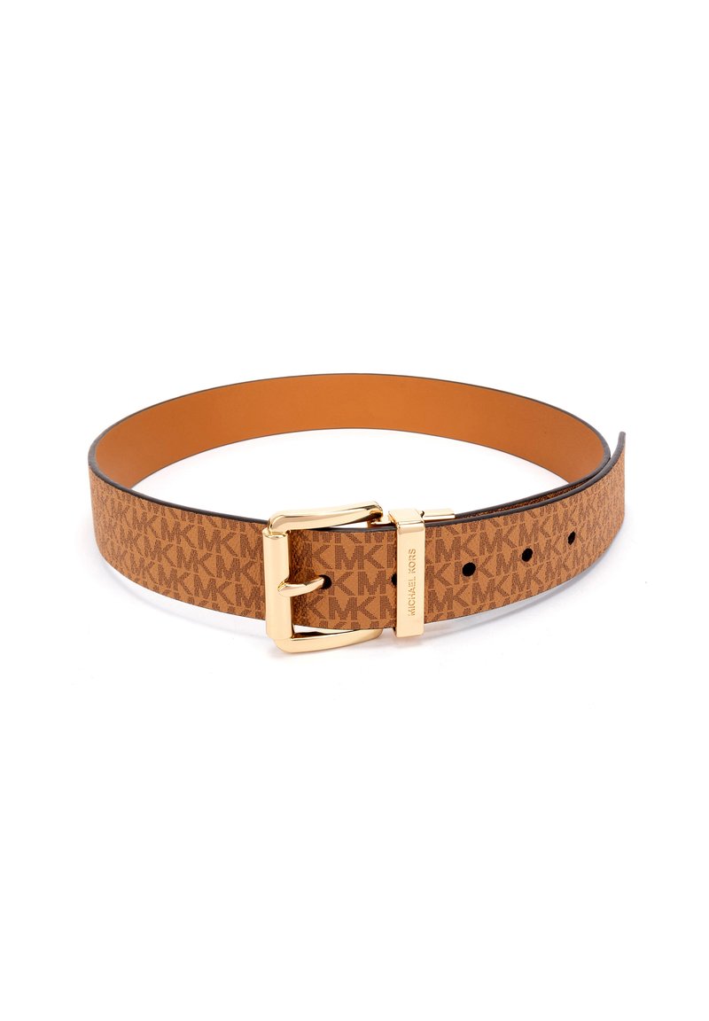 Cintura in pelle marrone con un motivo ripetuto del logo "MK", fibbia in metallo dorato e lunghezza regolabile con diversi fori.