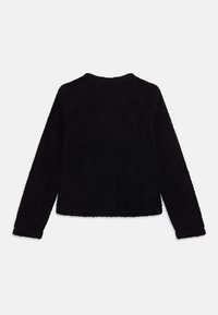 Μαύρο φλις μπουφάν με μακριά μανίκια και λαιμόκοψη, φαίνεται από το πίσω μέρος σε άσπρο φόντο.