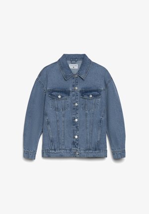 Giacca di jeans in azzurro chiaro con colletto classico, chiusure con bottoni argentati, due tasche sul petto e texture leggermente sbiadita.