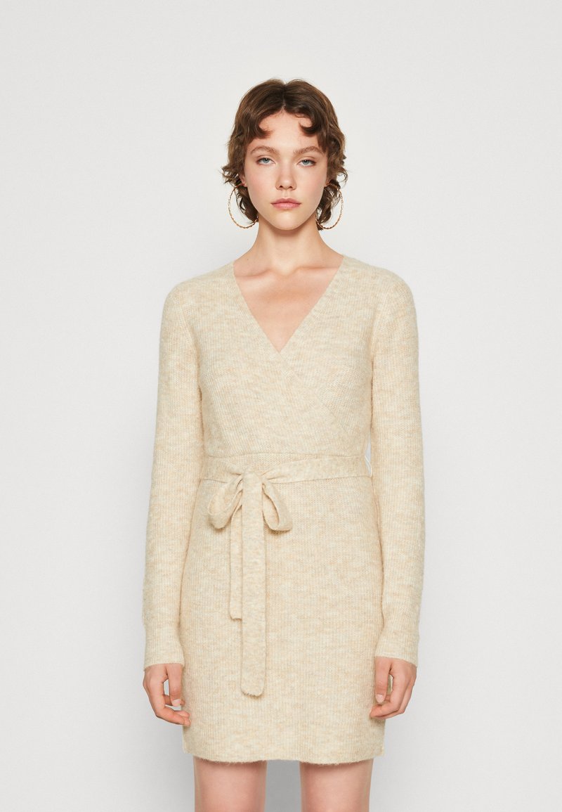 Pieces ELLEN WRAP NOOS BC Gebreide jurk white pepper/beige Zalando.nl