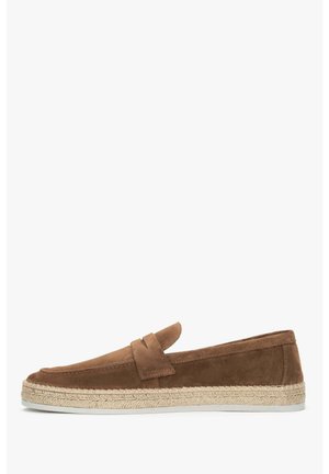 - Espadryle