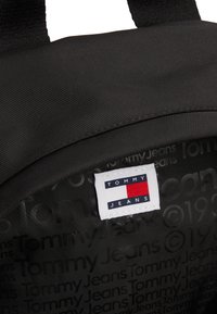 Tommy Jeans Dnevni ruksak - black