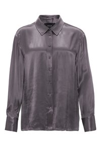 Blouse à manches longues en tissu soyeux couleur lavande foncée. Dispose d'un col classique, d'une fermeture boutonnée à l'avant et d'une coupe légèrement ample. Poignets boutonnés.