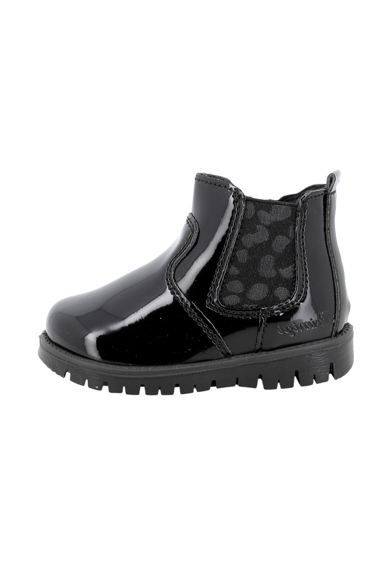 Stivaletto in pelle verniciata nera con pannelli laterali elasticizzati, tessuto texturizzato e suola in gomma robusta. Presenta punta arrotondata e bordi cuciti.