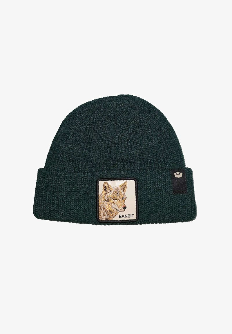Groene gebreide beanie met een omslag. Bevat een rechthoekig label met een geborduurde vosontwerp en de tekst "BANDIT" eronder.