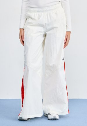 WIDE LEG PANT - Tracksuit bottoms - sail/picante red/black