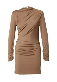 Pitkähiha, istuva mekko vaaleanruskeasta venytettävästä kankaasta, jossa on drapoinnin yksityiskohtia sekä rypytettyjä aksentteja hihoissa ja vyötäröllä.