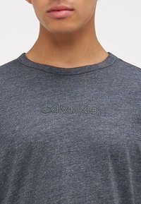 Calvin Klein Underwear LOGO - Pyjamasoverdel - dark grey
