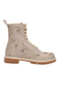 Beige Schnürstiefel mit Blumenmustern, strukturiertem Material und einer robusten Gummisohle. Verfügt über metallische Ösen und eine Zuglasche für einfachen Einstieg.