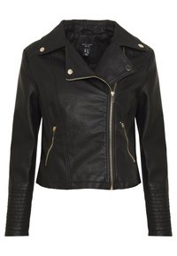 Giacca da moto in pelle nera con un design aderente, accessori in metallo argentato, zip asimmetrica e dettagli a coste sulle maniche.