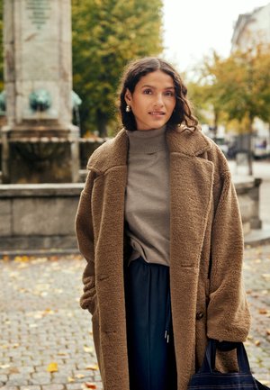 Saint Tropez, SANDIESZ COAT OUTERWEAR - Manteau d'hiver - toasted coconut