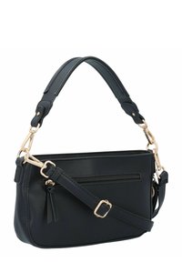 Schwarze Handtasche aus synthetischem Leder mit abnehmbarem Schultergurt, goldfarbener Hardware, vorderer Reißverschlusstasche und strukturiertem Design.