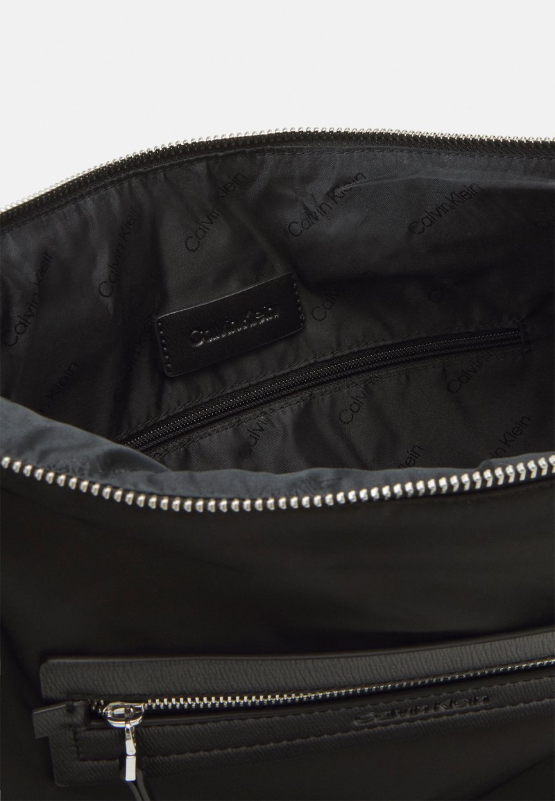 Damen Handtaschen | Calvin Klein ESSENTIAL OVERSIZED HOBO Shopping Bag black/schwarz meliert - EP42289 Damen Handtaschen | Calvin Klein ESSENTIAL OVERSIZED HOBO Shopping Bag black/schwarz meliert - EP42289
