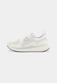 Unselected, shadow white white shadow white