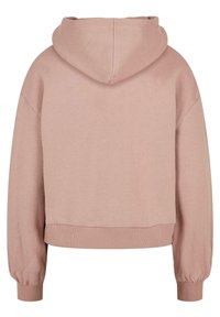 Kuttet rosa hettegenser med ribbestrikkede mansjetter og jevn tekstur. Designet har en avslappet passform og minimalistisk stil.