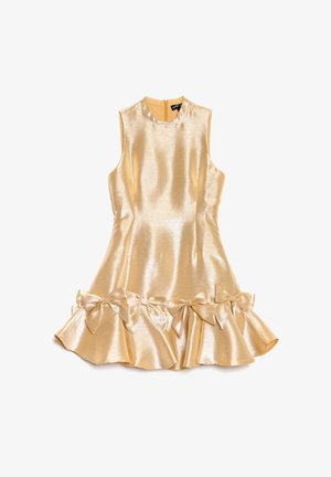 Rochie aurie fără mâneci din satin, cu decolteu rotund, închidere cu fermoar la spate, tiv cu volane și trei funde mari în talie.