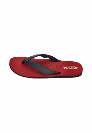 Rote Flip-Flops mit schwarzen Riemen und perforierter Innensohle, mit „cool“ Branding nahe der Ferse.
