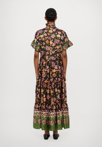 MILLE VICTORIA DRESS - Tričkové šaty - secret garden