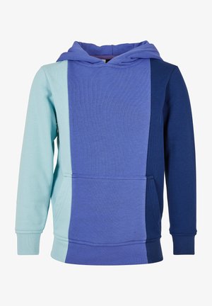 Hoodija ar patchwork dizainu, kurā ir tumši zila un gaiši zila krāsa. Izgatavota no mīksta auduma, ar priekšējo kabatu un ribota piedurkņu mala.
