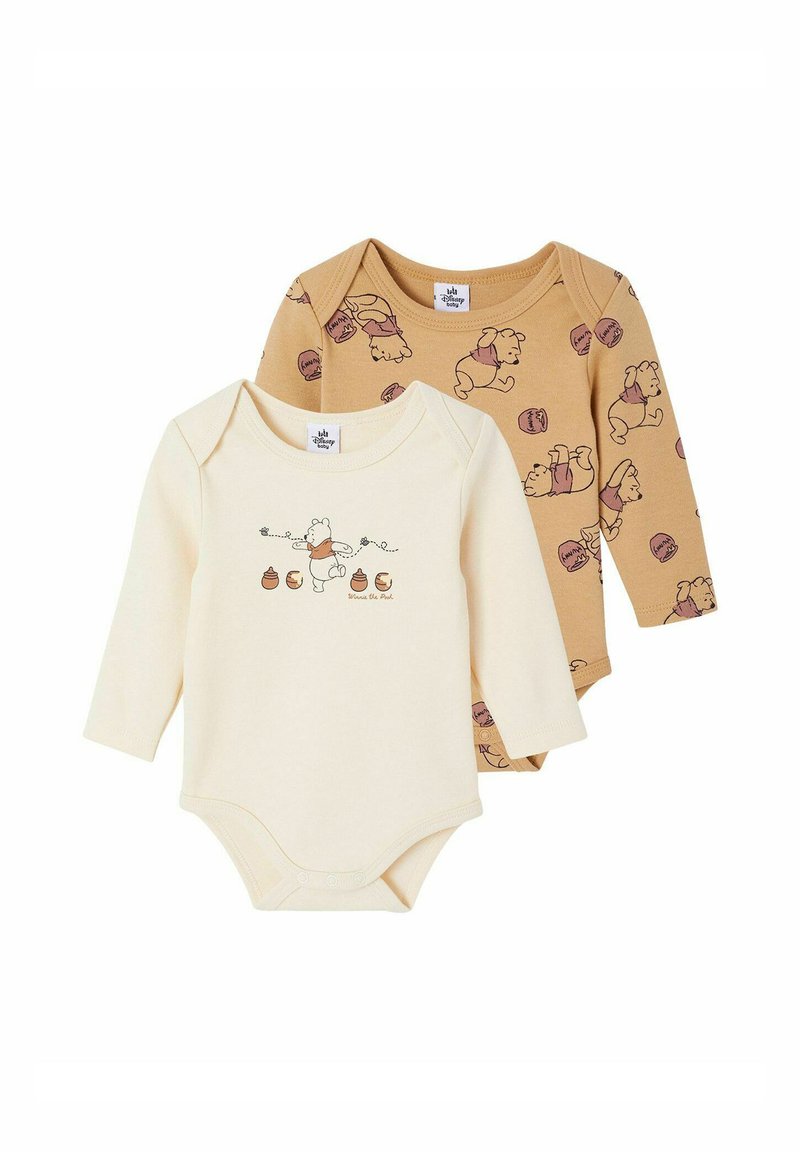 Zwei Langarm-Babykombis: eine in Creme mit einem Bären-Motiv und eine in Beige mit einem Bären- und Eichel-Druck. Beide bestehen aus Baumwolle.