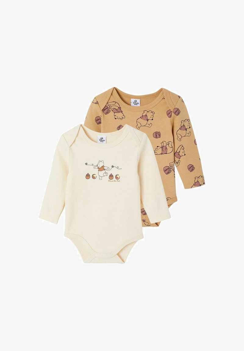 Zwei Langarm-Babykombis: eine in Creme mit einem Bären-Motiv und eine in Beige mit einem Bären- und Eichel-Druck. Beide bestehen aus Baumwolle.