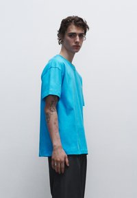 Henry Tiger TRUE BLANKS - CONTEMPORARY BOXY - T-shirts basic - turquoise