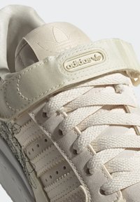 adidas forum 84 white halo