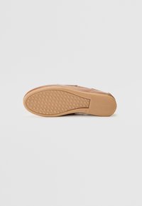 Pavement MAGDA - Παπούτσια για σκάφος - brown