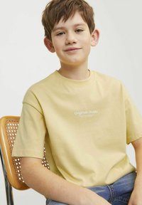 Jack & Jones Junior JORVESTERBRO SS CREW NECK NOOS - Marškinėliai su spaudiniu - italian straw