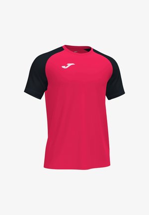 T-shirt de sport à manches courtes avec corps rouge vif, manches noires et petit logo blanc en haut à gauche de la poitrine.