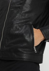 Matinique Skinnjacka - black