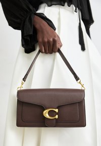TABBY SHOULDER BAG 26 - Sac à main - maple