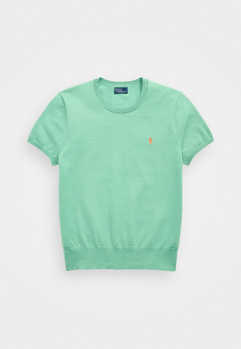 Τζιν κοντομάνικο τοπ σε ανοιχτό πράσινο χρώμα με ριμπ λαιμόκοψη και εφαρμοστό στρίφωμα; περιλαμβάνει ένα μικρό πορτοκαλί λογότυπο στο στήθος.