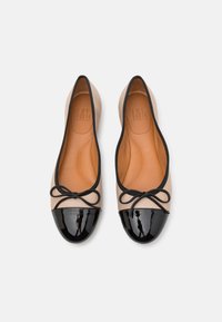 Billi Bi Balerīnas laiviņas - black/beige