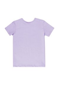 T-shirt di cotone lavanda con maniche corte, scollatura rotonda e un design semplice sul retro, caratterizzato da una texture liscia e senza motivi.