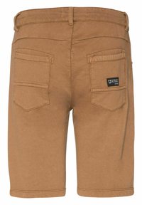 Bruine denim shorts met een rechte pasvorm, voorzien van twee achterzakken en een gestikt logo-label. Glad textuur en een nette zoomafwerking.