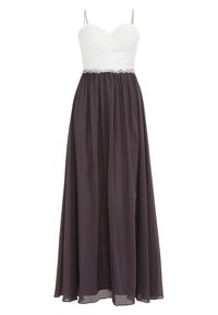 Robe blanche avec corsage froncé en forme de cœur, fines bretelles, ceinture décorée et longue jupe fluide gris foncé.